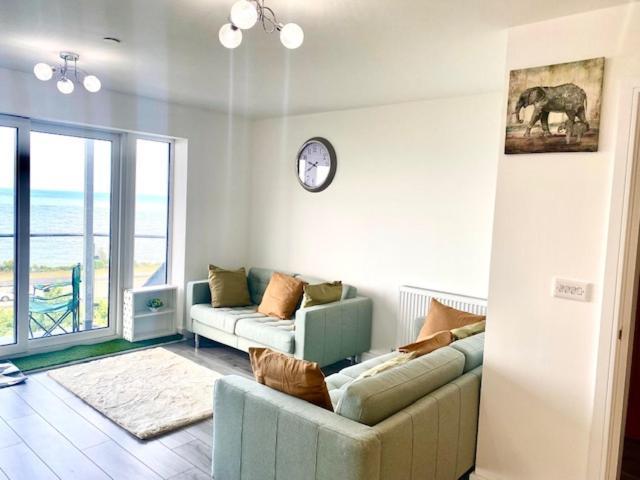 Lovely New 2 Bedroom Condo With Stunning Seaviews Penmaen-mawr Dış mekan fotoğraf